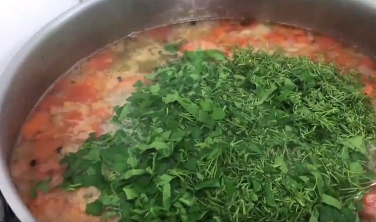 At the very end of the preparation, add chopped greens.