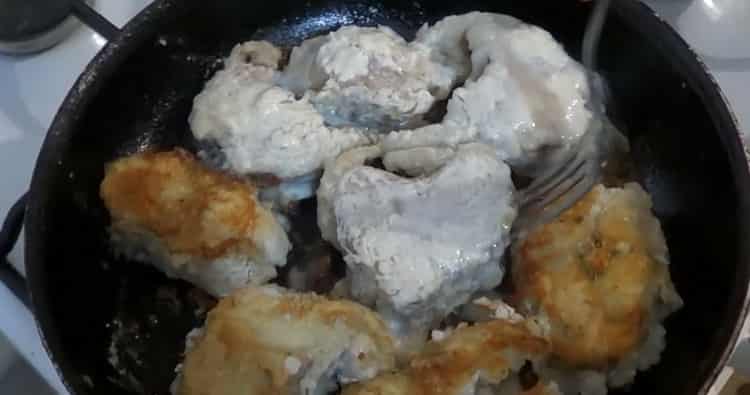 For delicious hake fish, preheat the pan