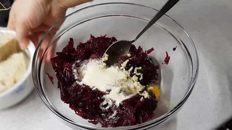 To make beetroot cutlets in a simple recipe, add flour
