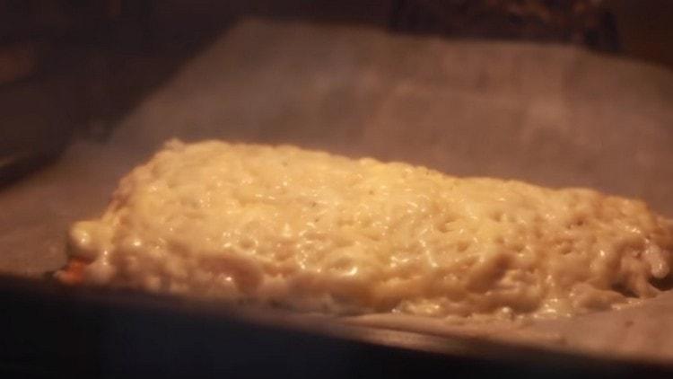 We send fish to the oven.