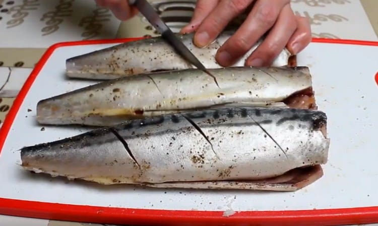 On each carcass we make oblique incisions.