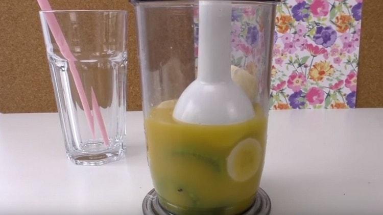 Using a submersible blender we mashed the mass.