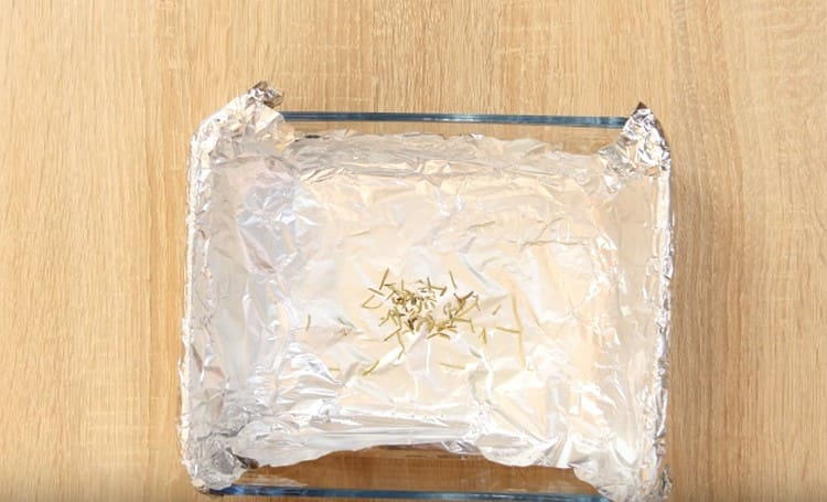 The place where we put the steak, sprinkle with rosemary.