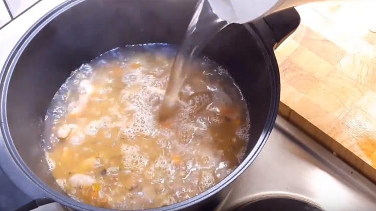 Add 2 liters of water.