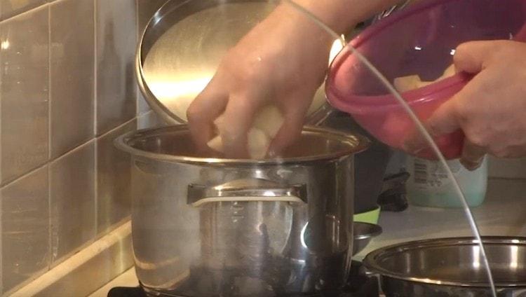 Potatoes are also sent to the soup.