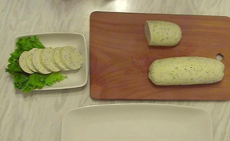 Now chicken soufflé can be cut.