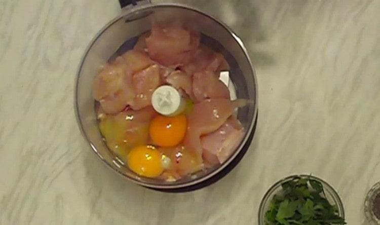 Add two eggs to the fillet.