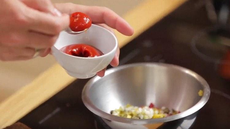 Add Dijon mustard, ketchup, sauce to the crushed components.