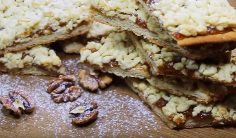 Grated jam and jam cookies turn out to be very tasty and tender.