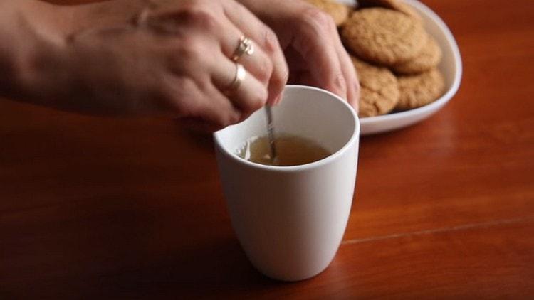 Dissolve gelatin in water.