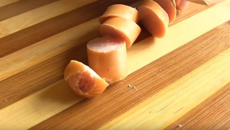 Cut sausages in circles.