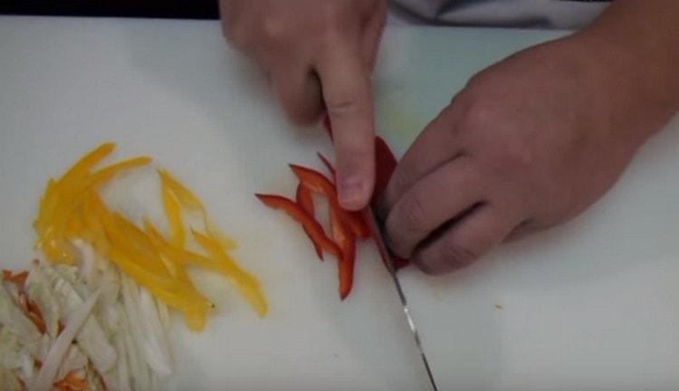 Cut the bell pepper into strips.