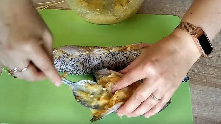 Pike's head also needs to be stuffed.