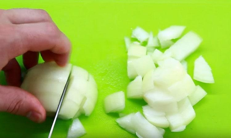 Dice the onion.