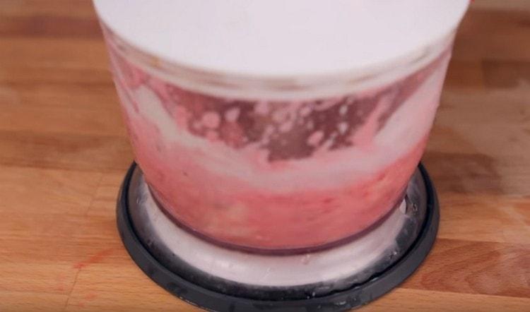 Beat the third layer of our drink.