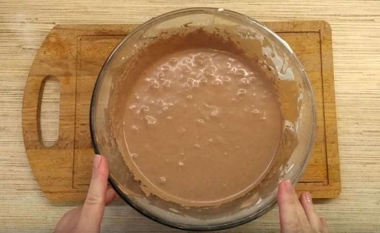 Ready cream should stand a little in the refrigerator.