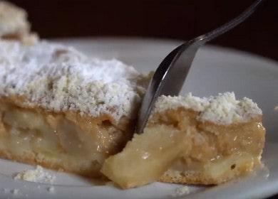 Fragrant apple and banana pie - an unusual recipe with custard