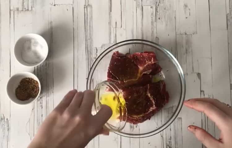 To cook beef entrecote, cook marinade