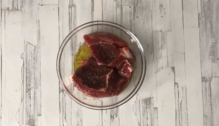 To cook beef entrecote, marinate the meat
