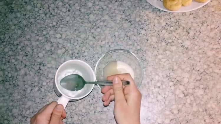 To make Berlin cookies, make a shaving brush