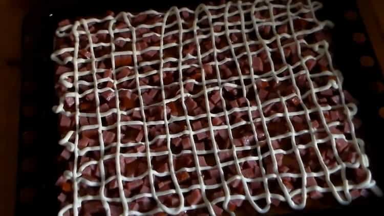 Put mayonnaise in the oven for quick pizza.