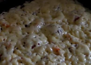 Fast pizza in the oven: a step by step recipe with a photo