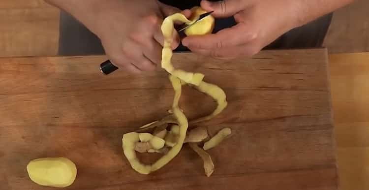 To prepare the roast chicken with potatoes, prepare the ingredients