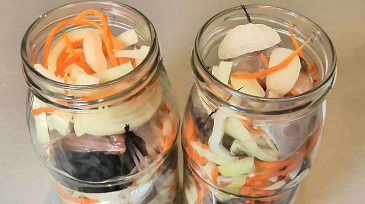 For the preparation of canned fish at home. put the intellectuals in the bank