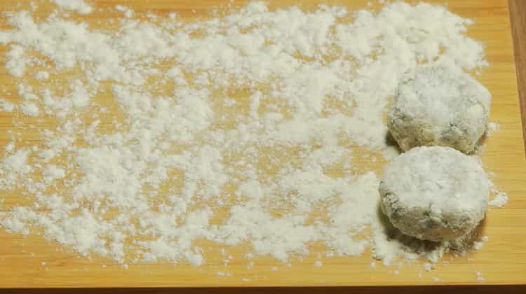 For the preparation of cutlets from menthoy form cutlets