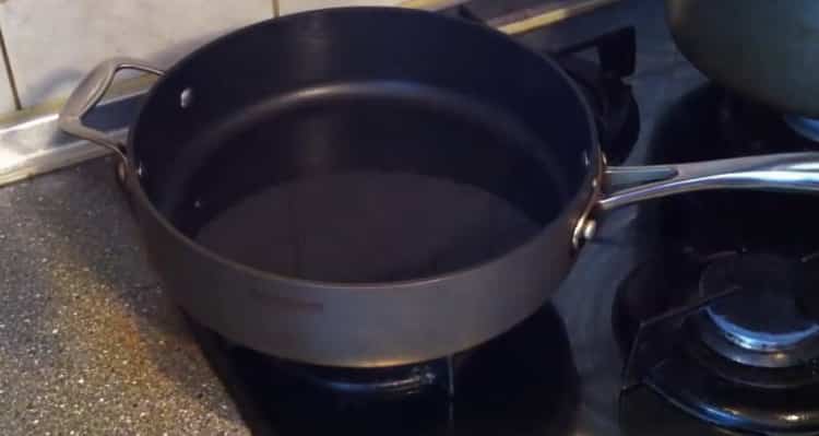 To cook fish cutlets, heat the pan