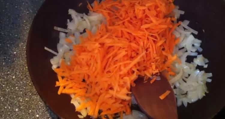 To cook fish cutlets, fry vegetables