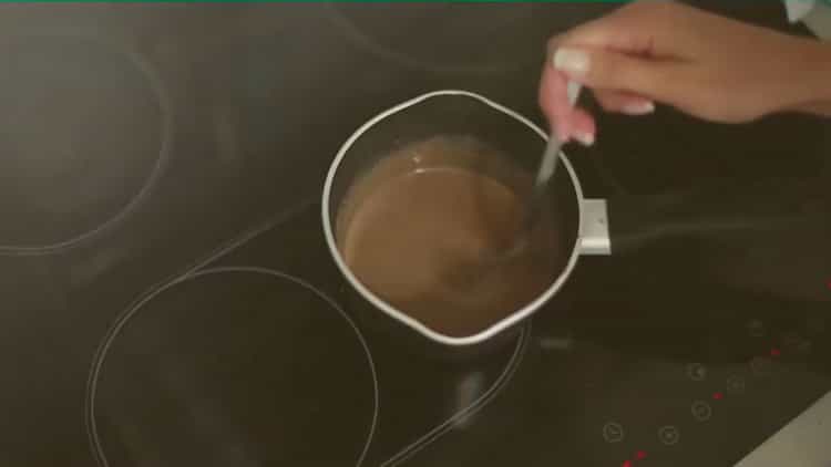To mix coffee with cinnamon, mix the ingredients.