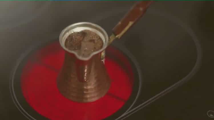 Coffee with cinnamon and whipped cream - a simple recipe