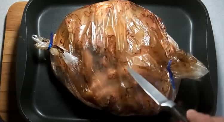 To prepare the rabbit in sour cream in the oven, prepare the ingredients