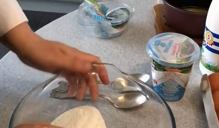 To prepare corn khinkal, prepare the ingredients