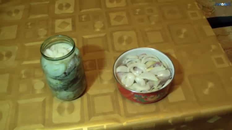 How to learn how to cook delicious pickled fish