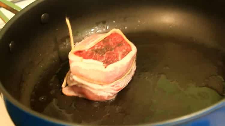 To cook beef medallions, heat the pan