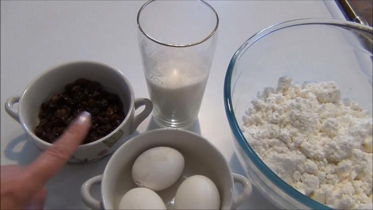 For the preparation of bulk pie with cottage cheese, prepare the ingredients