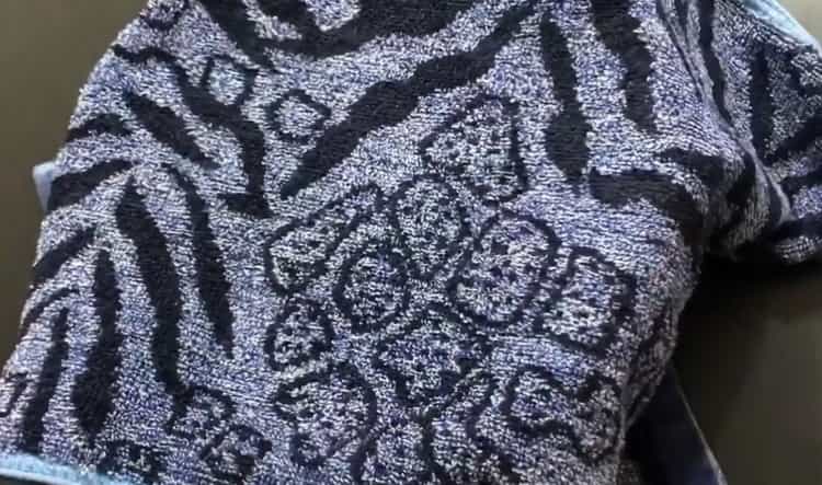 To make Neapolitan pizza, prepare the ingredients for the dough.