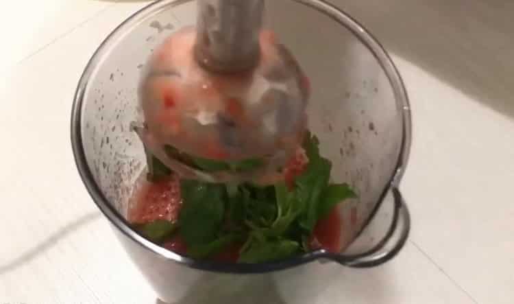 To make Neapolitan pizza, mix the ingredients for the sauce.