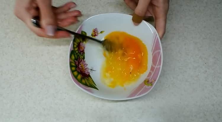 To marry chicken breast chop