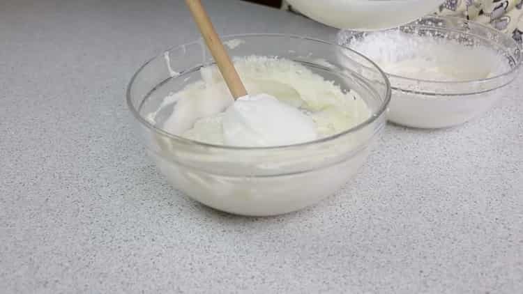 To prepare an open pie with cottage cheese, mix the ingredients for the filling.