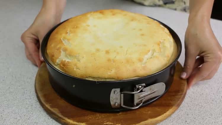 To make an open pie with cottage cheese, preheat the oven