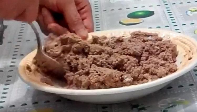 Stir the paste thoroughly.