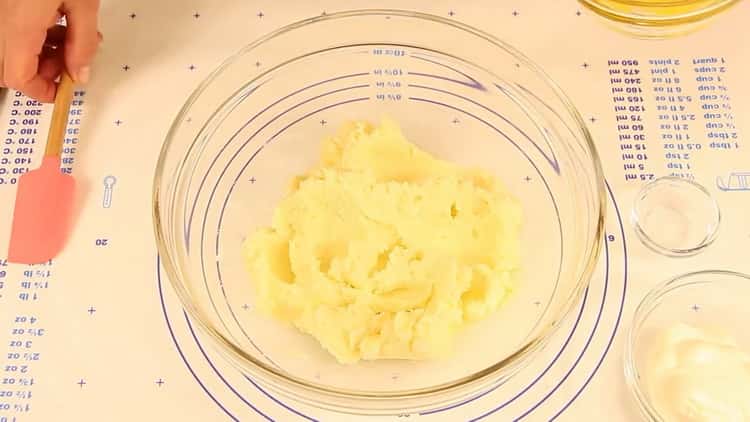 To prepare shortbread cookies through a meat grinder, prepare the ingredient
