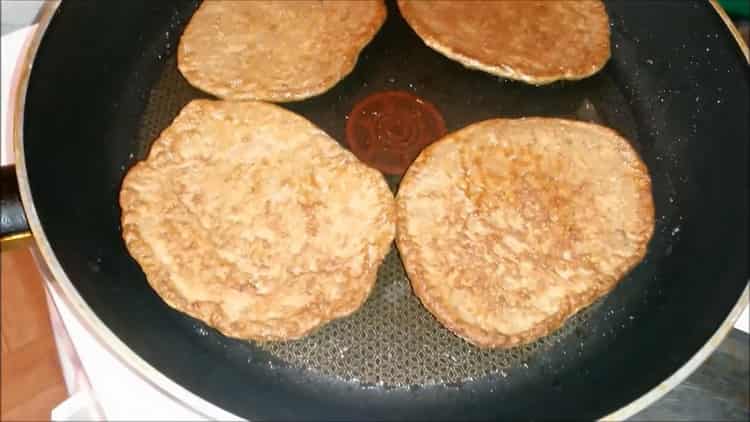 Beef liver pancakes according to a step by step recipe with photo