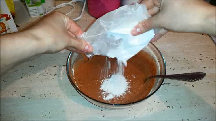 Add flour to make liver fritters from beef liver