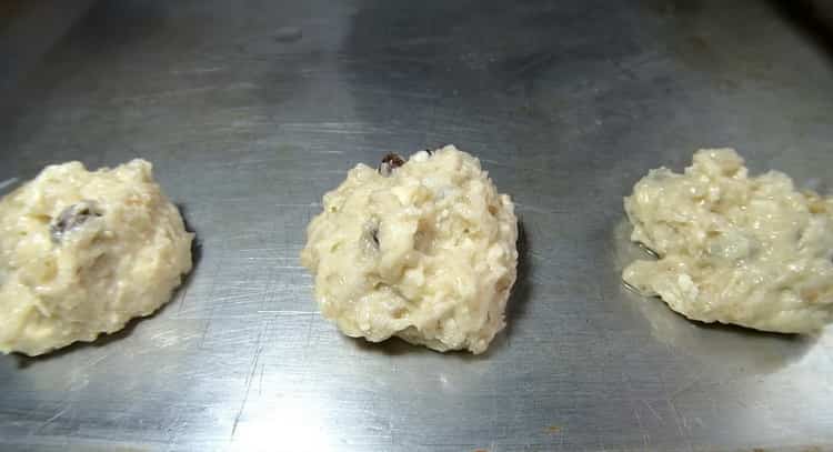 To make oatmeal cookies, fry the cookies