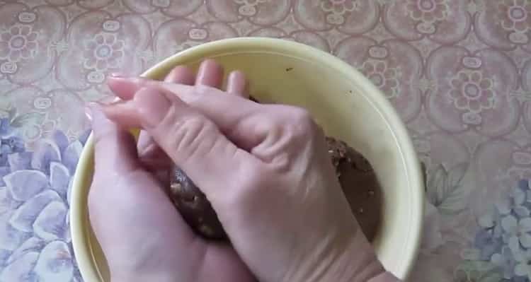 Form cookies to make potato cookies.