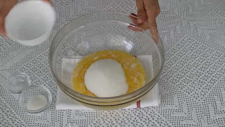 Mix the ingredients for a minute.